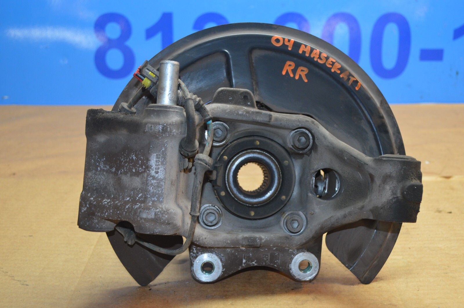 2004 M138 MASERATI M128 GT COUPE REAR PASSENGER SIDE SPINDLE WHEEL HUB 189336