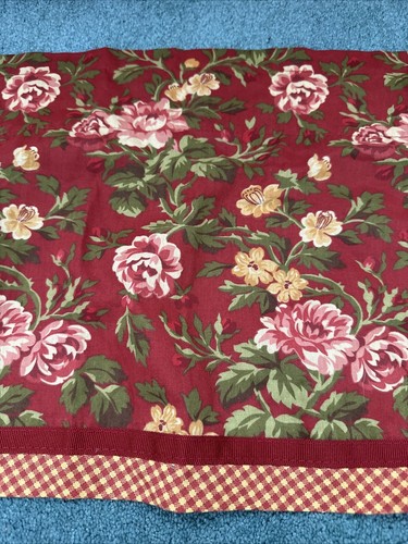 Better Homes & Gardens Cascading Valance Floral Red Check 58”X40” - Bild 2 von 5