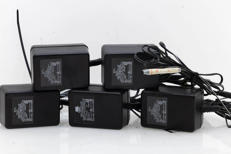 [Lot of 9] 3Com OfficeConnect 5 Port Dual Speed Switch, 5 Power Supplies 3C16790 - Image 4 of 4