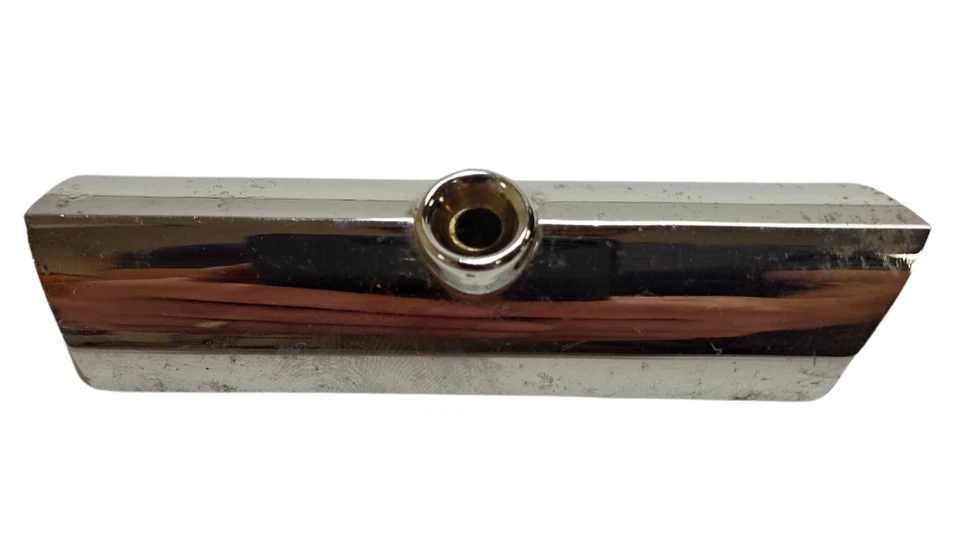 Retenedor de lente de lámpara de estacionamiento interior derecho Plymouth 1950 1343301 nuevo en stock Foto 2 de 4