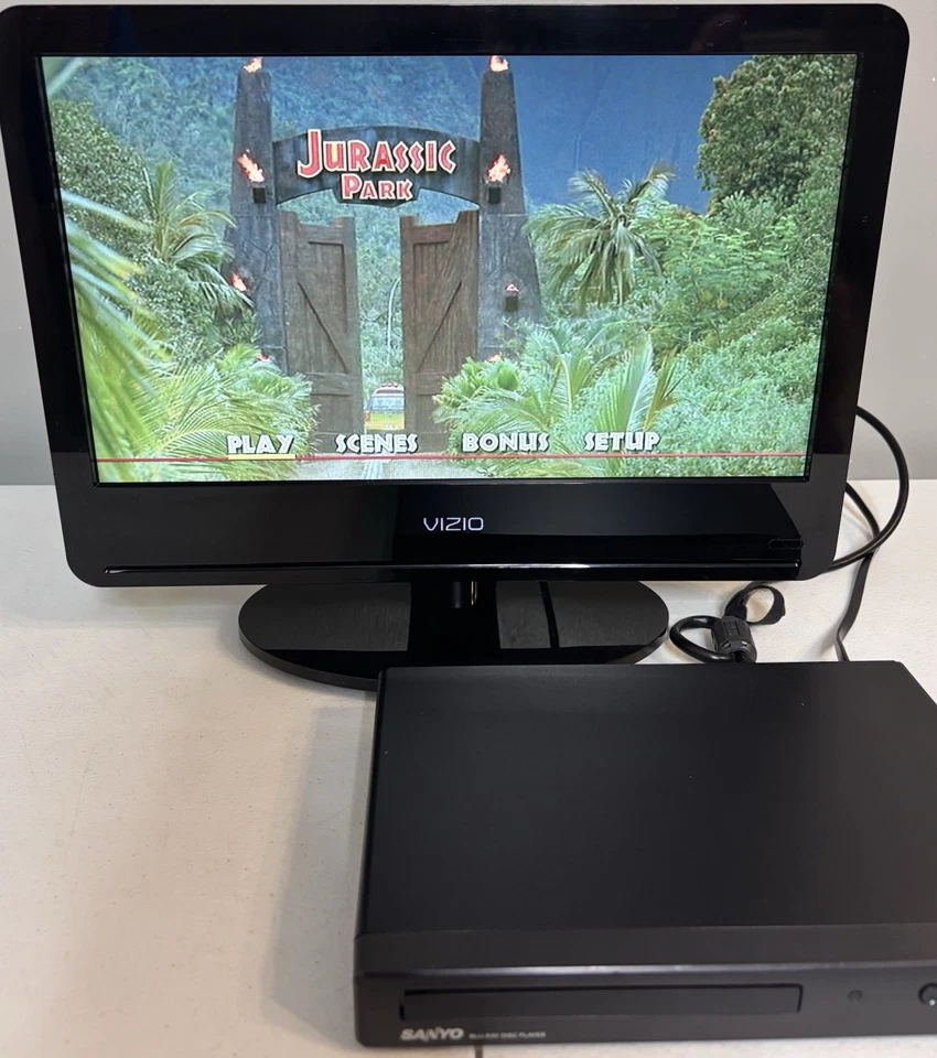 Vizio VA19L HDTV10T 19" 720p HD LCD TV - No Remote - Vintage Retro Gaming - Image 4 of 4