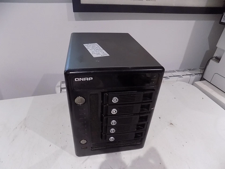 QNAP TS-509 Pro NAS Server with 5x 1TB Hard Drives Sold as SPARES/PARTS - Image 4 of 4