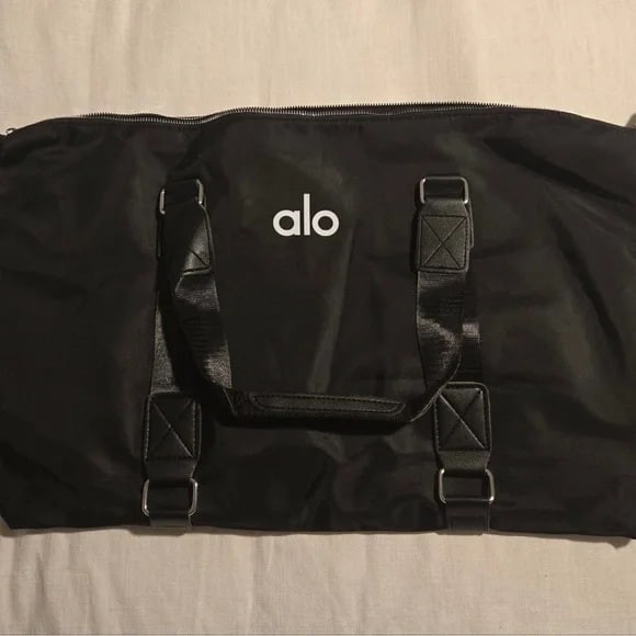 Authentic Alo Yoga Gym Tote Bag NWT Lightweight Travel Duffle