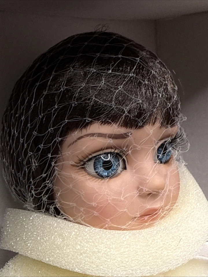 Muñecas Effanbee de colección que tocan tu corazón Caperucita Roja Roja Patsy Foto 3 de 4