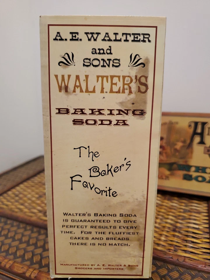 Decoupage cubierto de papel decorativo estilo victoriano Foto 3 de 4