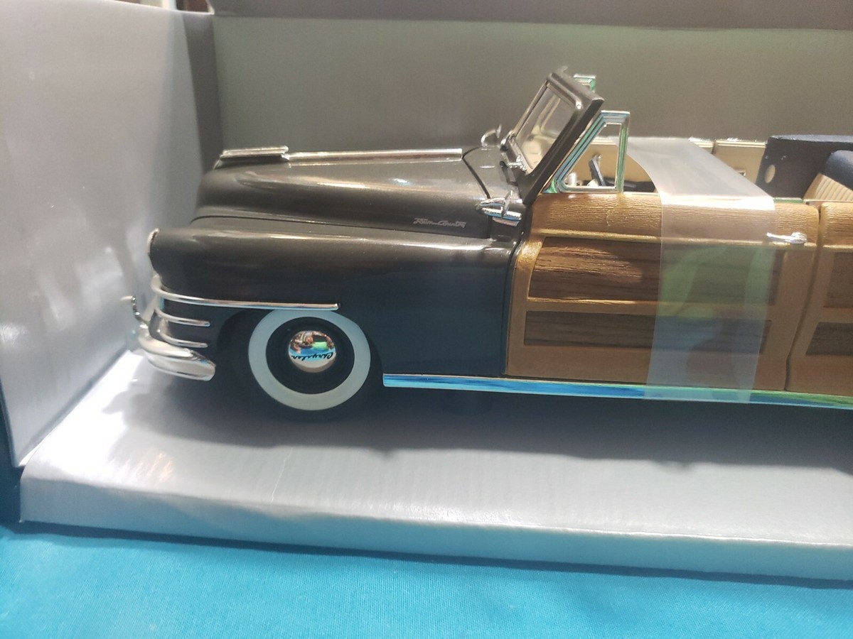 Motor City Classics 1:18 1948 Chrysler Town and Country Woodie