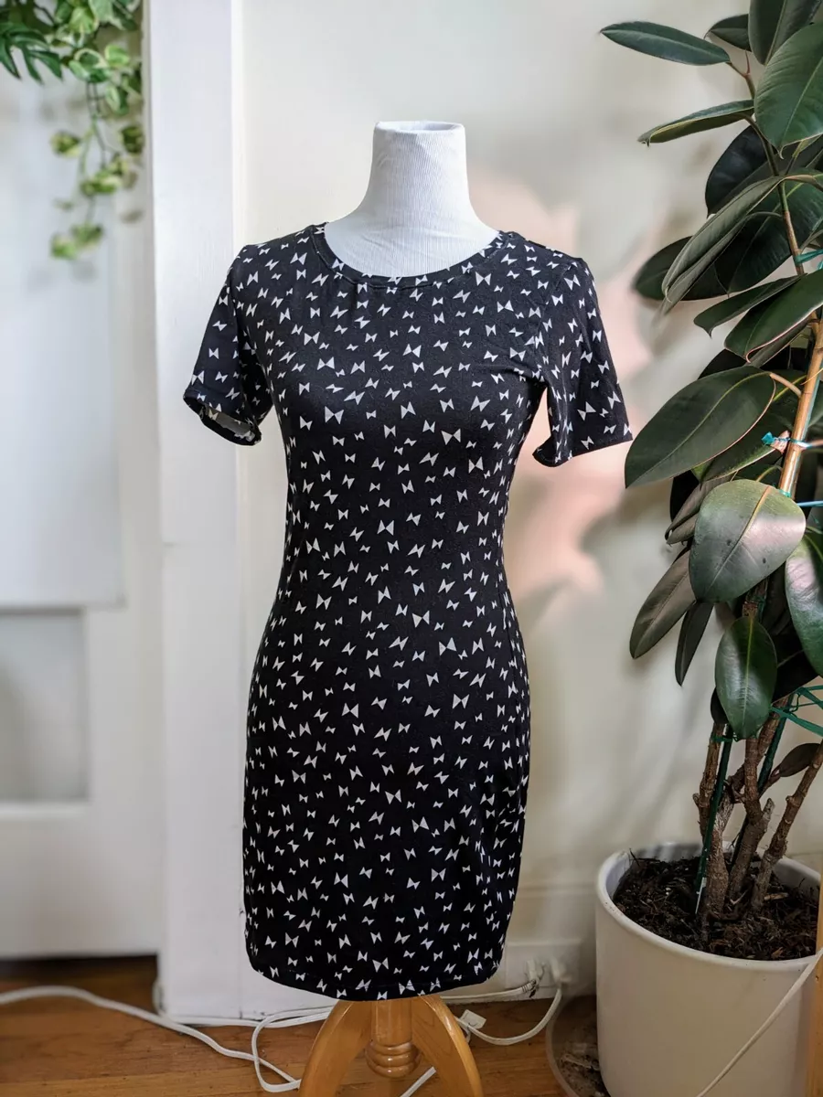 t shirt dress bow print black white tan crew neck short sleeve fitted
