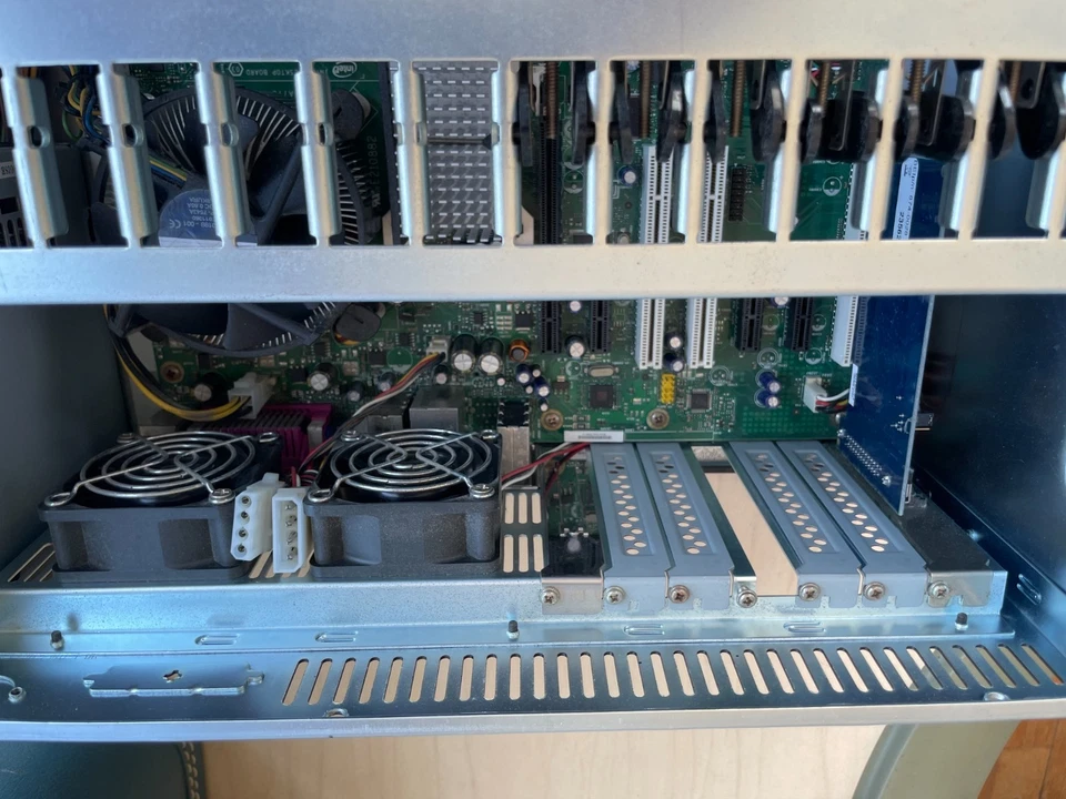 Aic RMC-4S Rackmount Chassis, 4U with Fan, HardDrives, 1GB RAM, NEC Opt Drive - Image 4 of 4