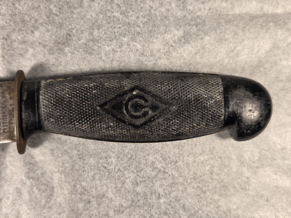 Cuchillo de caza vintage con mango trasero de sierra Providence colonial de Estados Unidos con funda Foto 3 de 4