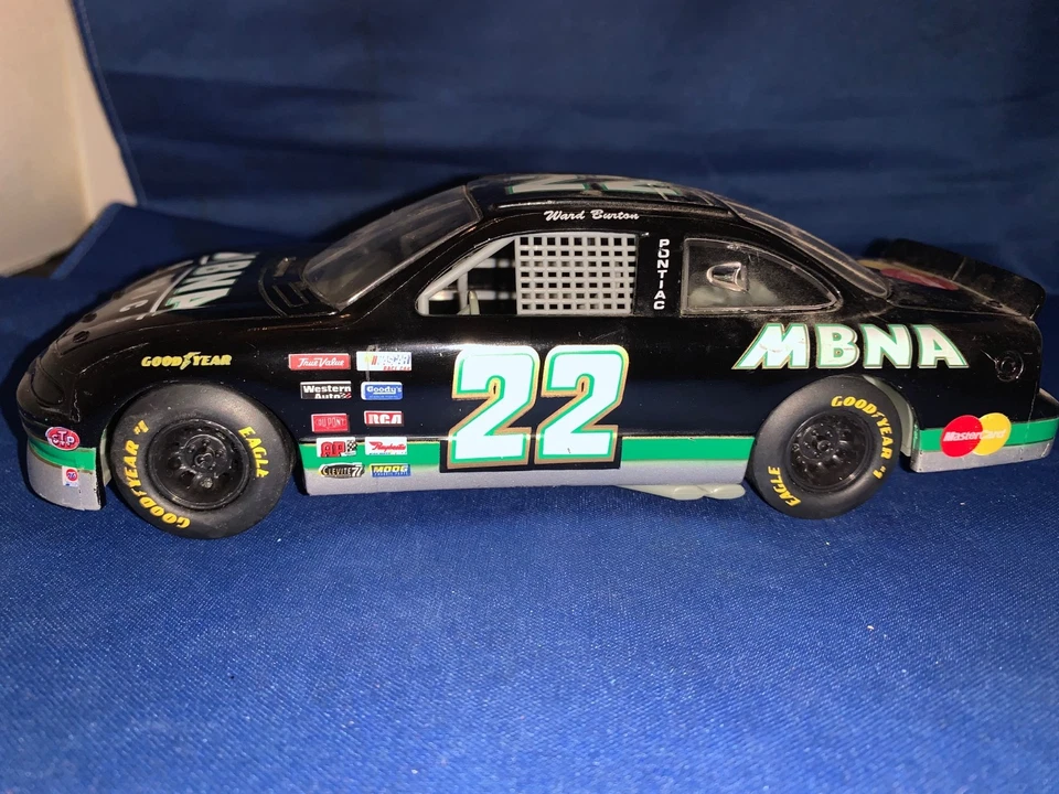 NASCAR DIECAST 1:24 Scale #22 Ward Barton MBNA Pontiac Grand Prix 1996 No Box - Image 2 of 4