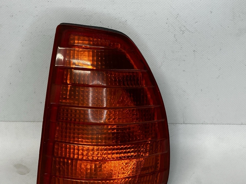 Mercedes-Benz W123 1977-1985 conductor Bosch intermitente delantero izquierdo 240D 280E 300D Foto 2 de 4