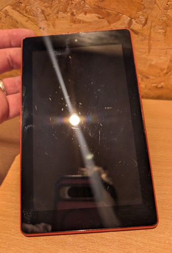 Amazon Kindle Fire 7 7th Generation 7 inch 8GB WIFI Tablet SR043KL Orange - Picture 3 of 5