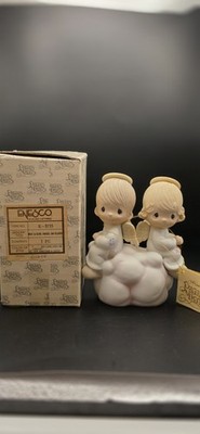 Precious Moments figurine  LOVE GOES ON FOR EVER   E-3115  BEAUTIFUL