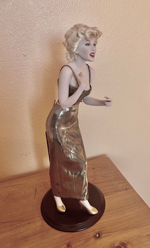 Franklin Mint Porcelain Marilyn Monroe Doll Singing Happy Birthday to JFK - Picture 4 of 6