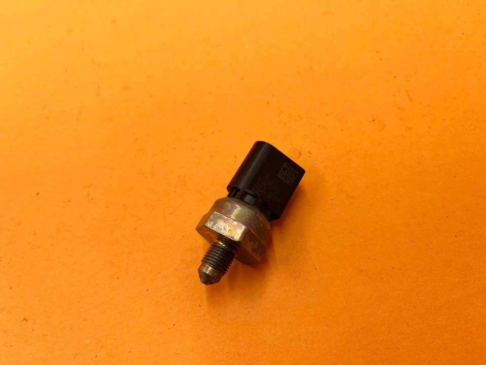 17-22 SENSOR DE PRESIÓN DE LÍNEA DE COMBUSTIBLE BENTLEY BENTAYGA AUDI A6 C8 OEM Foto 3 de 3