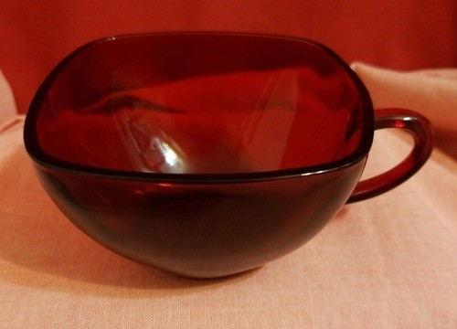 Vintage Ruby Red Glass Square Cup And Saucer Anchor Hocking Charm - Picture 5 of 5