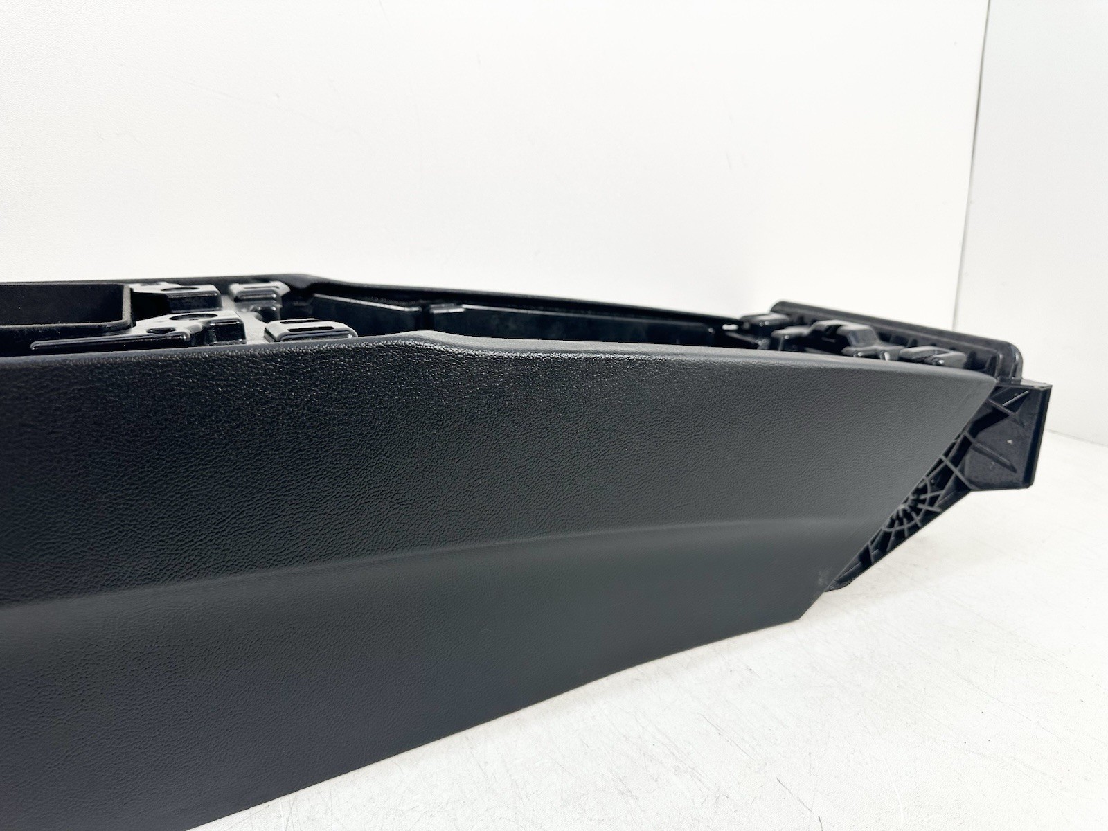 2014-2017 Maserati Ghibli Center Console Base Trim Only Used OEM 105088372