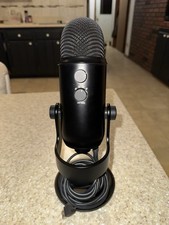 Blue Yeti USB Microphone Black, Mute Button, Volume Control, Headphone Jack