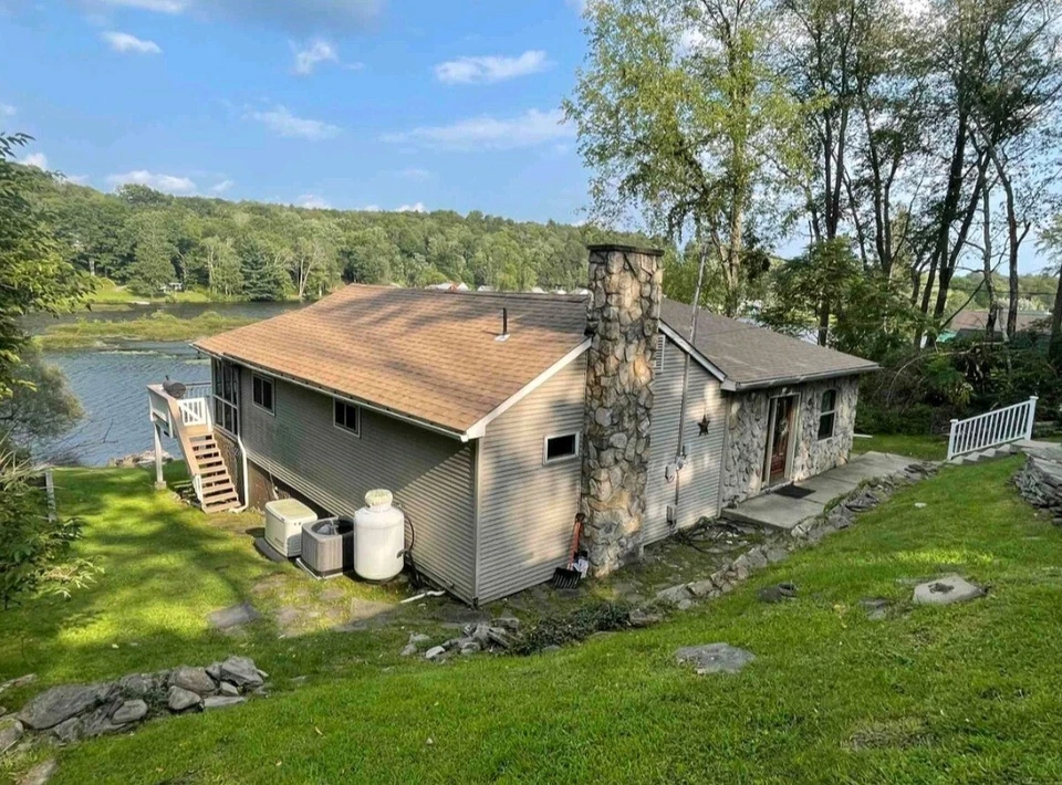 Casa de vacaciones PA Lakefront 3BR/2BA pesca durante todo el año por la estación de esquí de Elk Mountain Foto 3 de 4