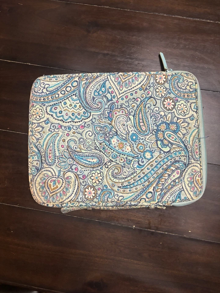 Vera Bradley Funda Grande para Laptop o iPad con Bolsillo Frontal Patrón Floral Foto 2 de 4