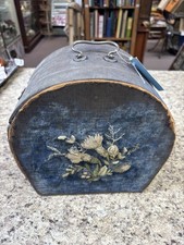 Antique Collor Box with collars