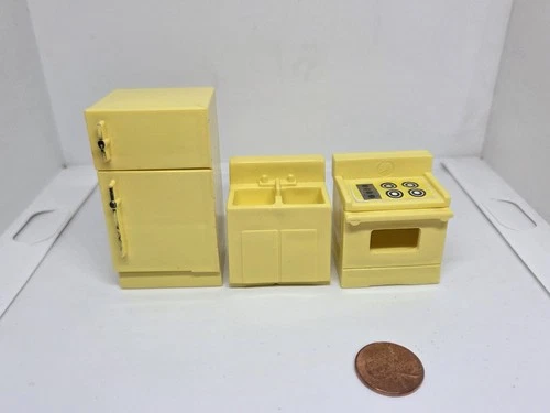 Vintage Fisher Price little people yellow kitchen set: Fridge, Oven, Sink