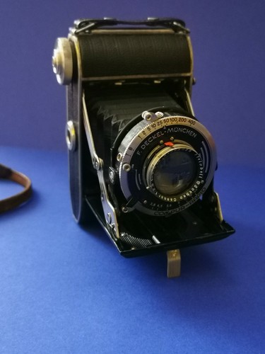 Appareil Photo Pliant F. Deckel Hermagis 6x9 – Vintage Collection