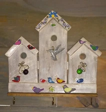 Hand Made Hand Painted Wall Hanging Old Fence Wood Key Holder 3 Hooks Birdhouse