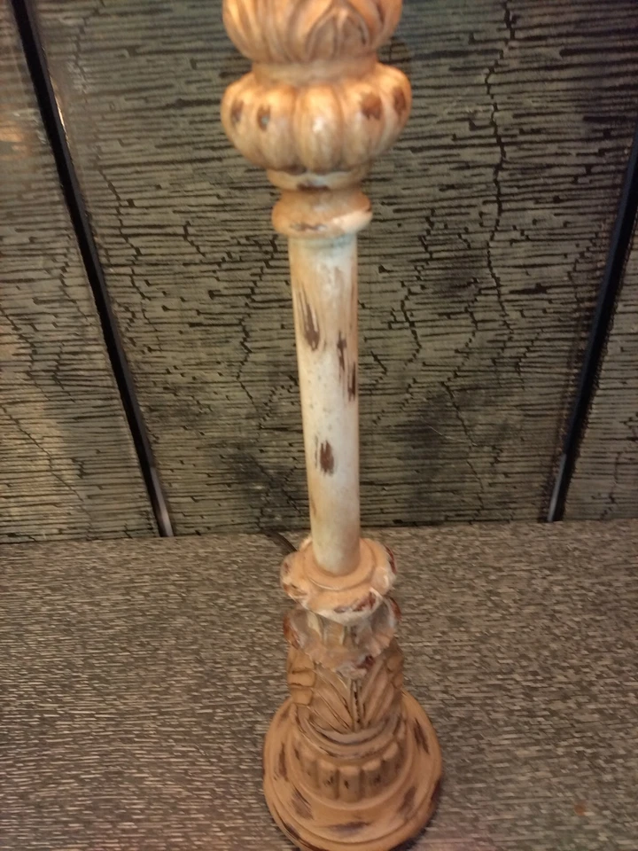 Lámpara de mesa alta de madera maciza de 30" pintada a mano imitación Ritzy y pantalla negra bordada Foto 4 de 4