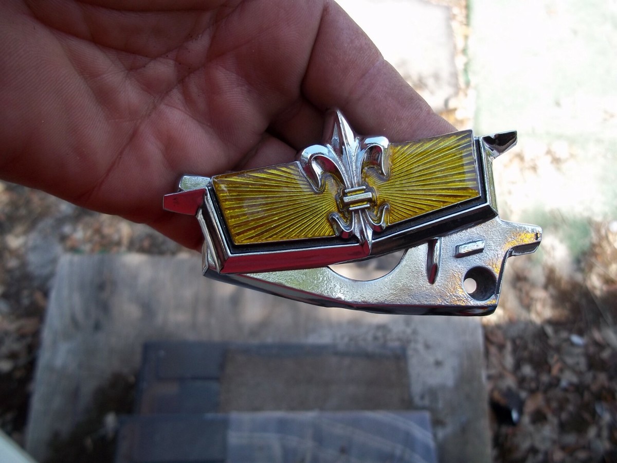 NEW 1980 1990 CHEVROLET CAPRICE TRUNK LOCK EMBLEM CHEVY 77 90 | eBay