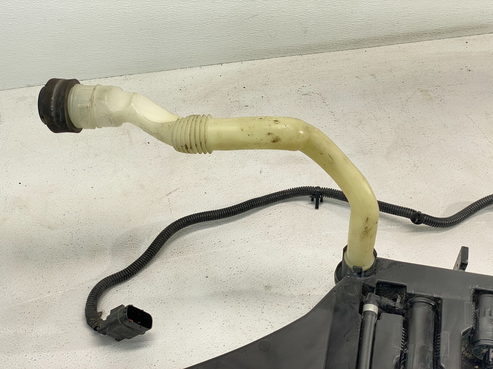 14-21 Maserati Quattroporte Ghibli Windshield Washer Fluid Tank Assembly OEM✅
