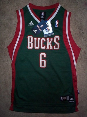 bucks kids jersey