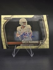 ARCH MANNING *GRAIL* GOLD VINYL /5 RC AUTO -2025 Prizm Black NIL #197 TEXAS FOTL