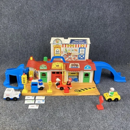 Vintage Fisher Price Little People Main Street #2500 & Accessories