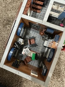 LEGO Creator Expert Detective&rsquo;s Office (10246) 99% complete