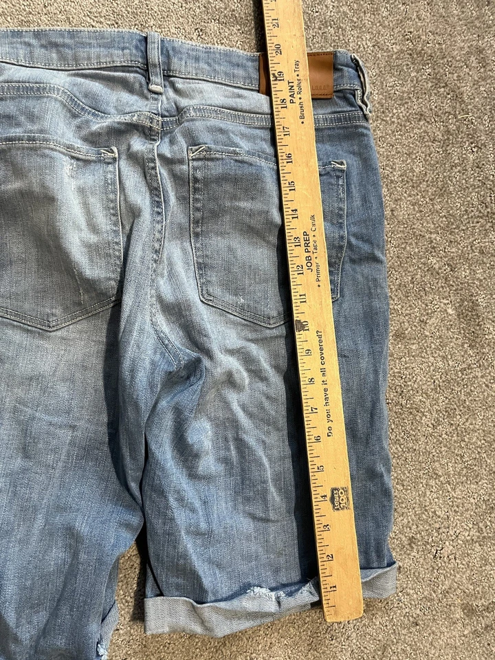 H&M Logg Cutoff Jean Shorts Women’s Size 32 Denim Med Wash Raw Hem Mid Length - Image 4 of 4