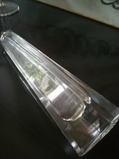 ANCIEN VASE Verre ou Cristal taillé SOLIFLORE TULIPIER . 