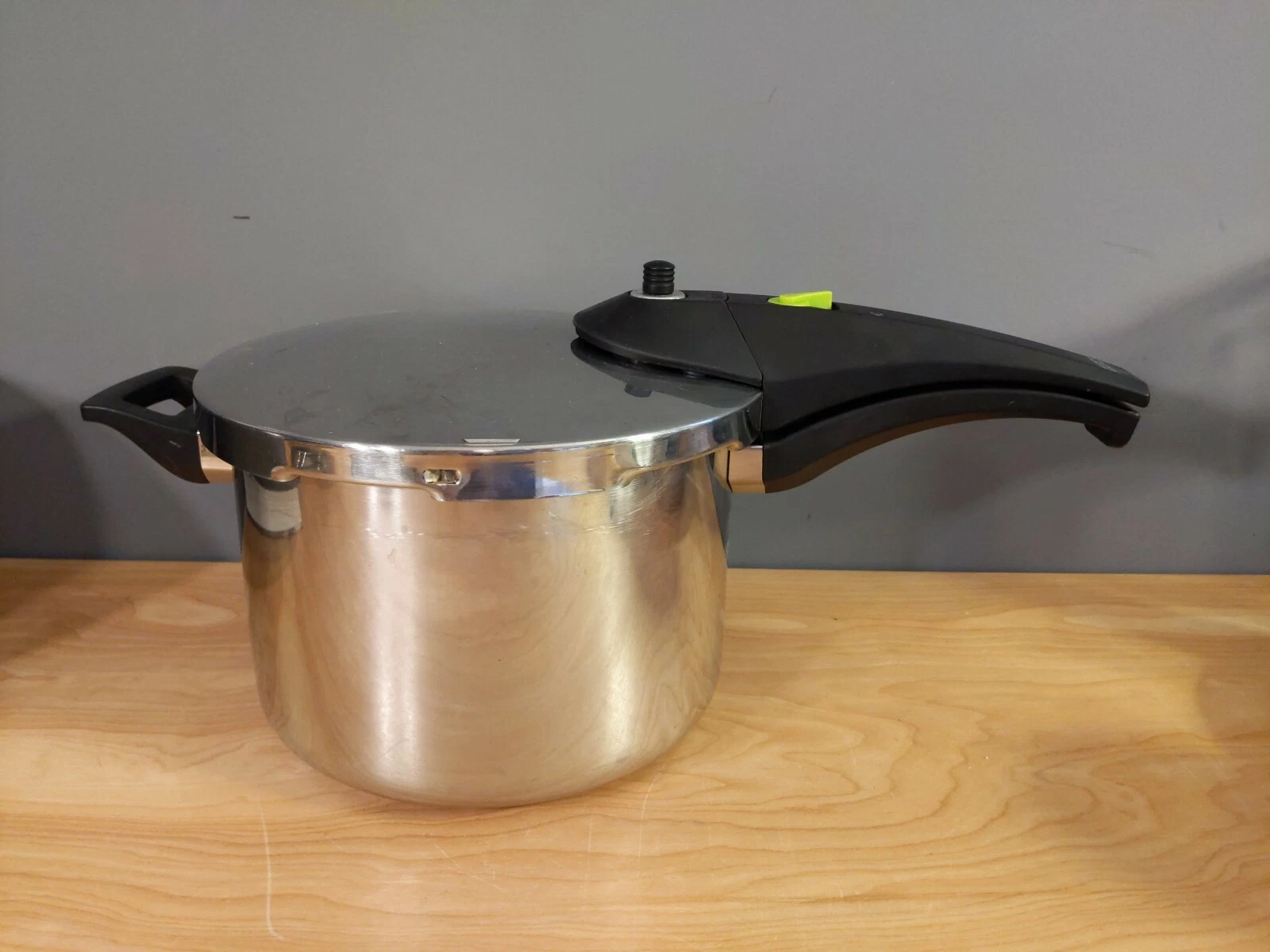 KUHN RIKON Ecomatic Stove Top Stainless Steel Pressure Cooker 6 Quart