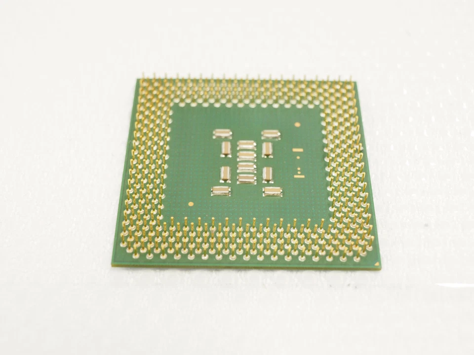 INTEL Celeron 700/ 128KB/ 66MHz/ 1.65V Socket 370 SL48F CPU - Image 4 of 4