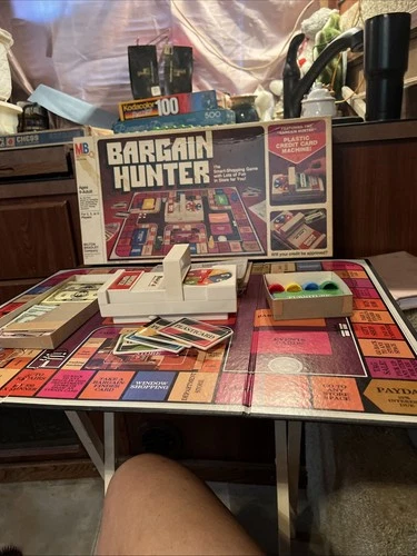 Vintage 1981 Milton Bradley Bargain Hunter Board Game Complete