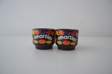 2 Smartie cups, perfect for measuring out smarties