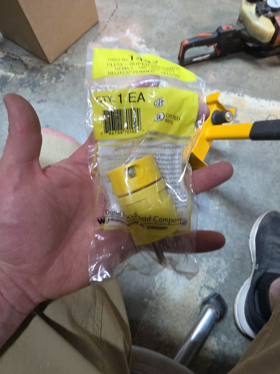 New Woodhead 1447 Plug Super Safeway Neotex Rubber Yellow