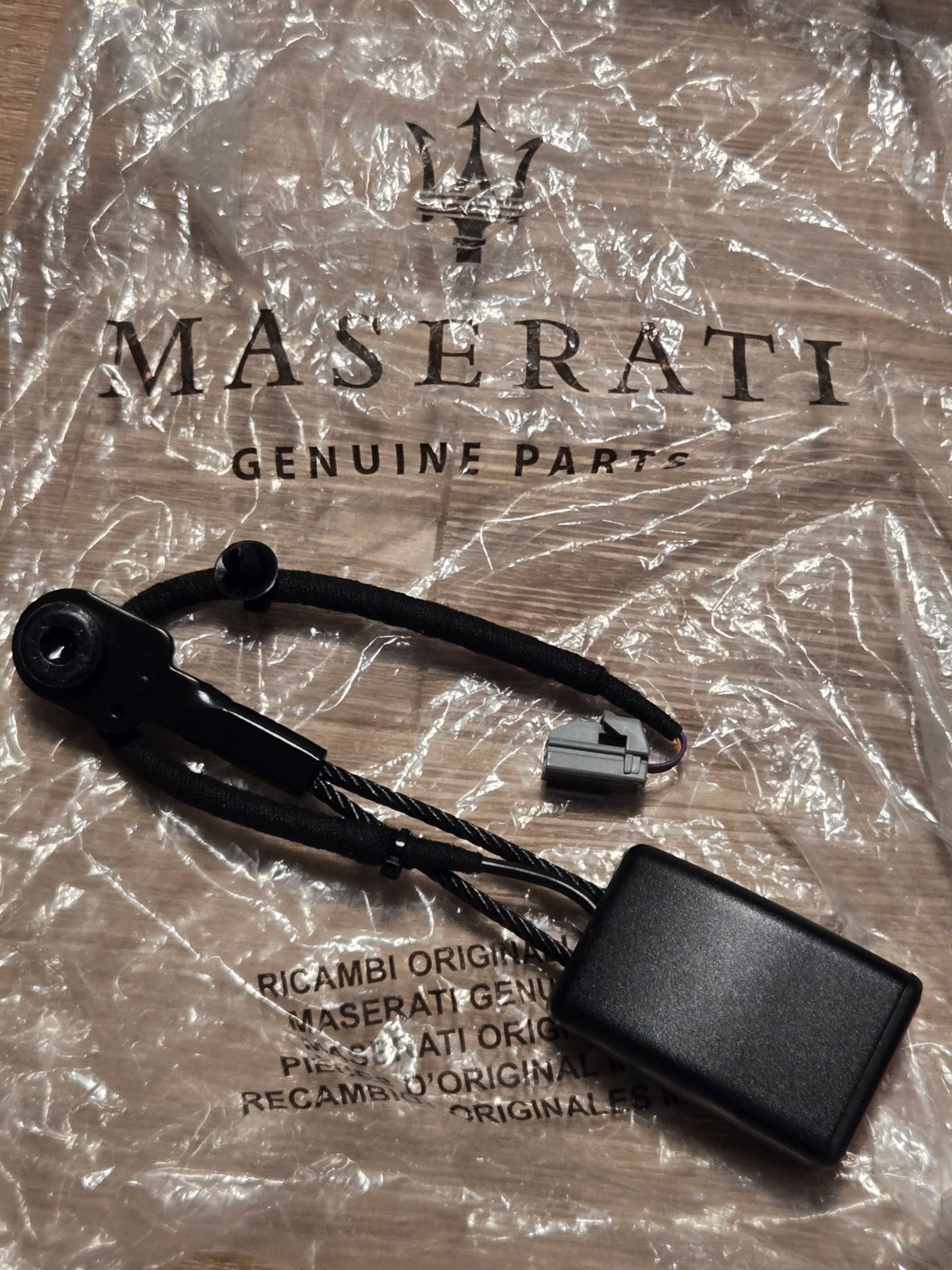 2014-2020 Maserati Ghibli Front Right Passenger Seat Belt Buckle OEM 670016904