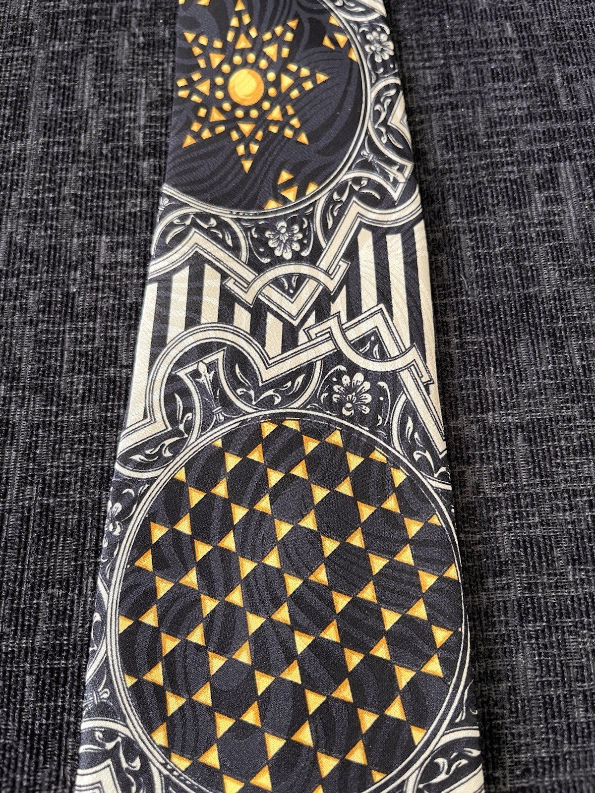 Versace V2 Medallion Greek  Key Black/Gold Stargate Silk Vintage Tie -SUPER RARE image 4
