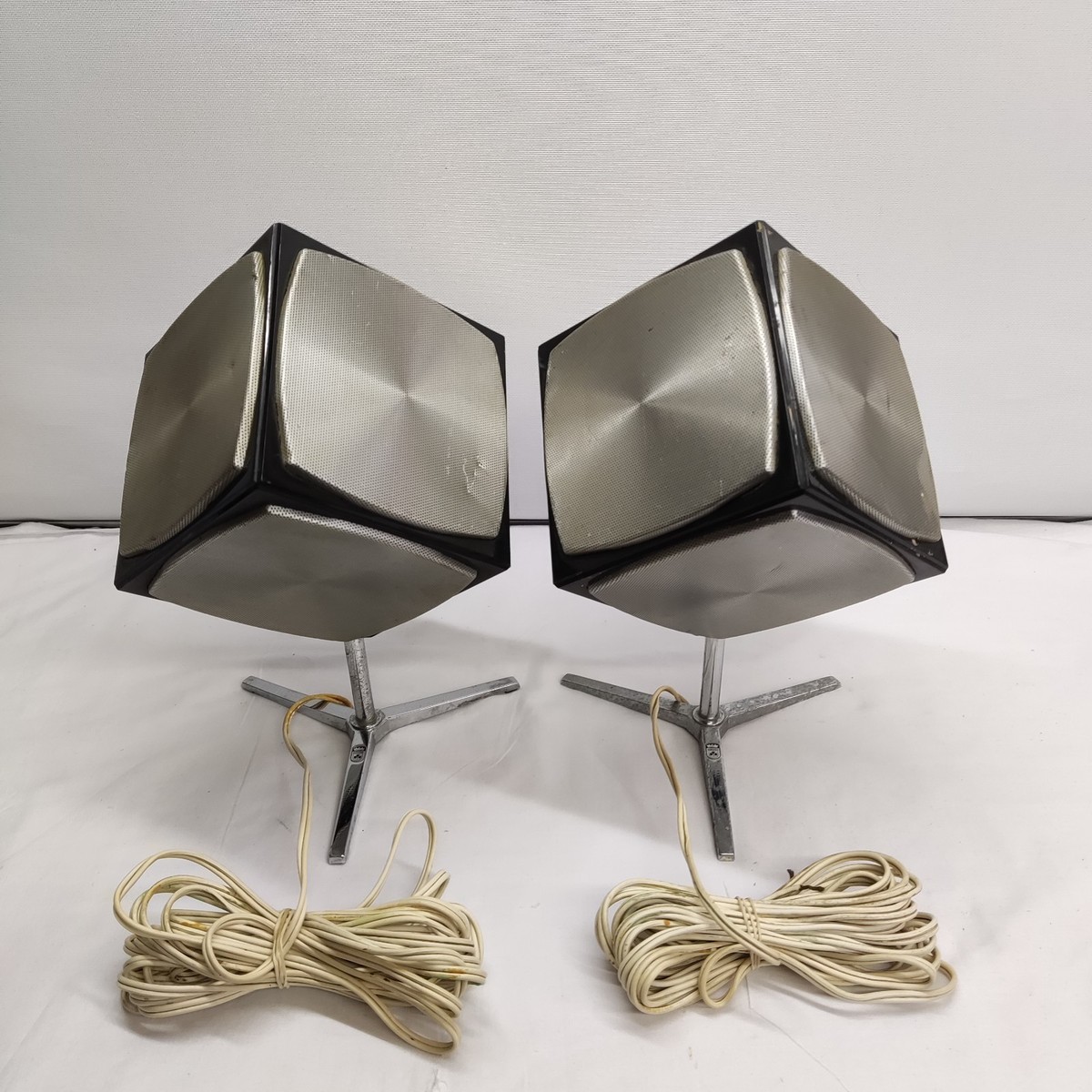 スピーカー・ウーファー grundig audiorama 700 cube speakers 2 X
