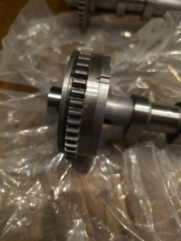 Eixo de comando de admissão e escape engrenagem de temporização Assmebly para Volkswagen CC Beetle Tiguan - Imagem 2 de 4