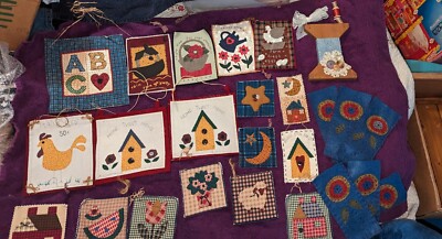 25 Piece Lot Faux Quilt Blocks Wall Decor, Wood Spool & Glasses/Scissors Cases 
