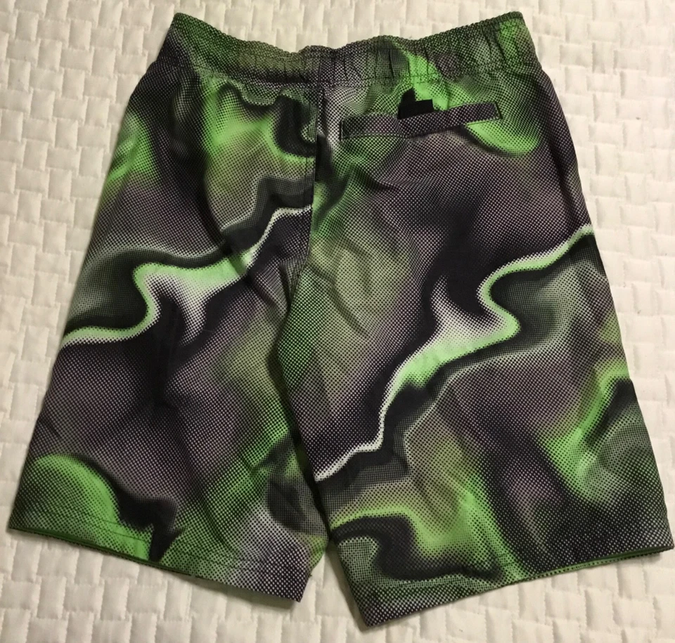 Nike Pantalones Cortos Lote de (3) Niños Pequeños (8/9) Forrados Gimnasio Deportes Natación Playa Aire Libre Foto 3 de 4