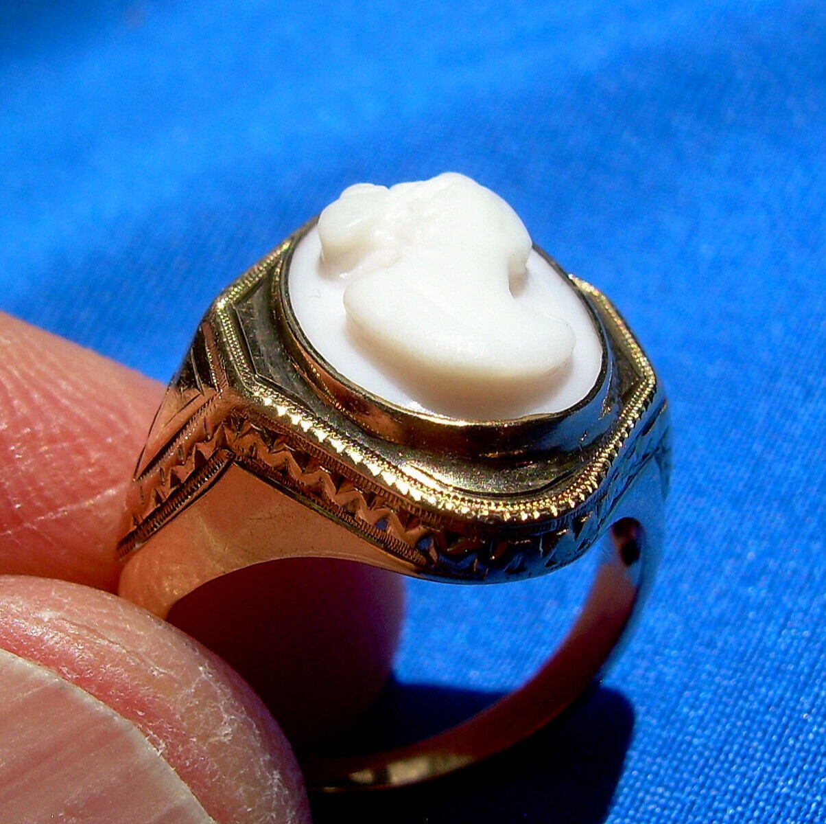Antique Victorian Deco Ring Solid Gold Intaglio P… - image 5