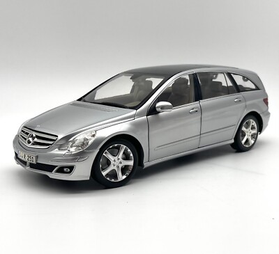 Minichamps Mercedes Benz R Class (W251) Bj.2005 silber R Klasse